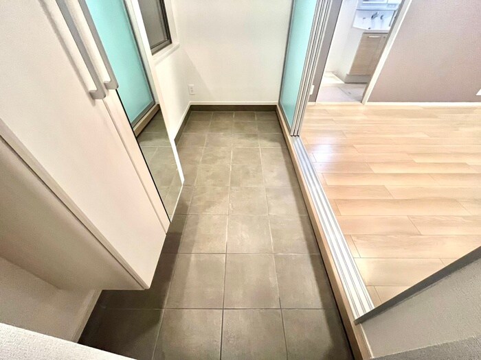 物件内観写真22　(玄関)