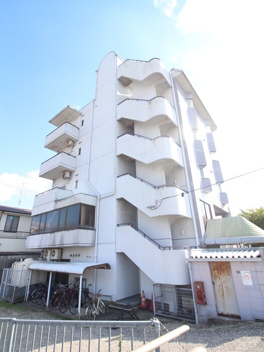 物件外観写真6　(駐輪場)