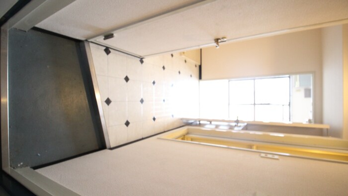 物件内観写真13　(玄関)