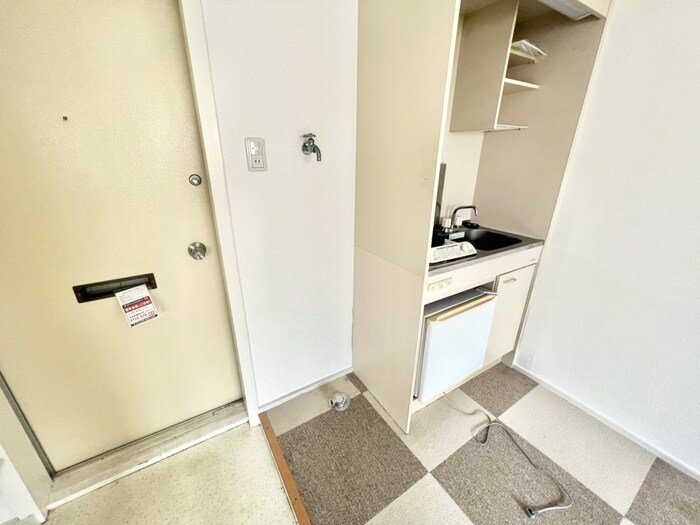 物件内観写真16　(洗濯機置場)