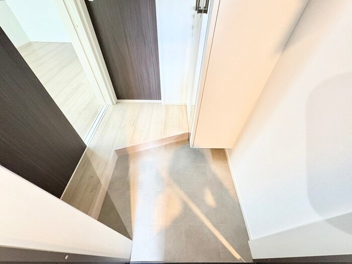 物件内観写真14　(玄関)