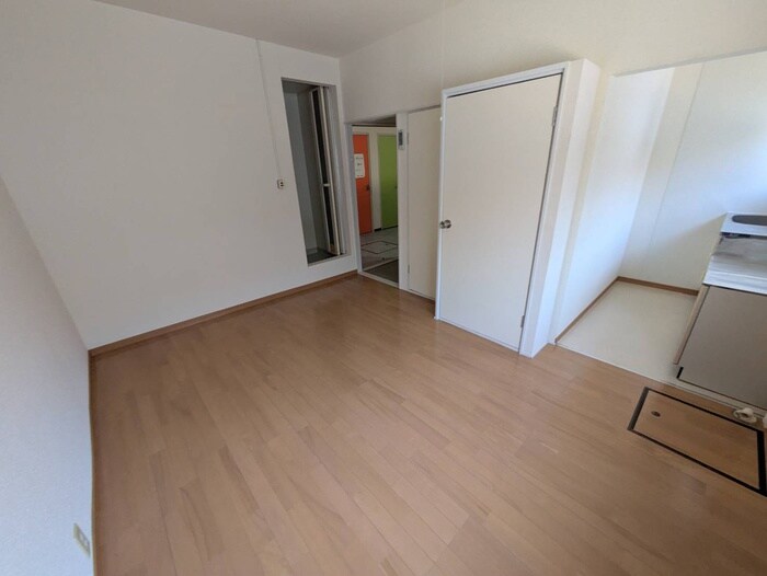 物件内観写真8　(居室)