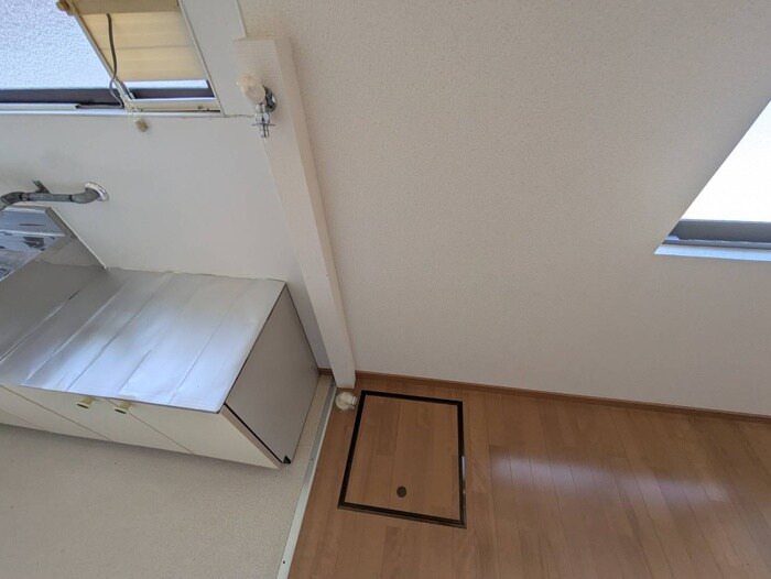 物件内観写真13　(洗濯機置場)