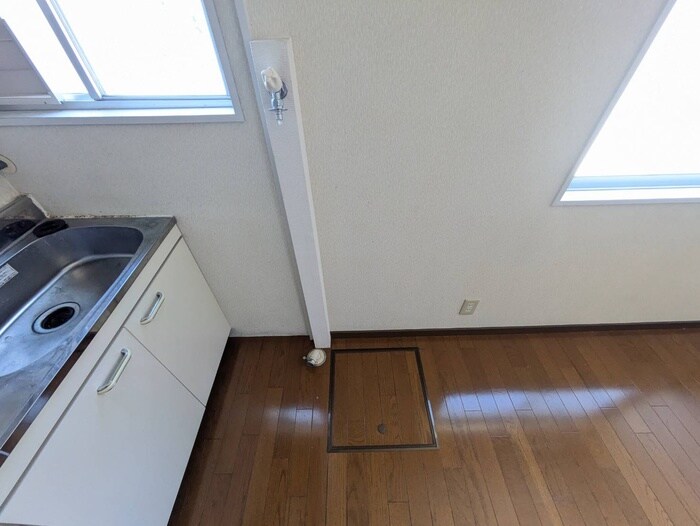 物件内観写真15　(洗濯機置場)