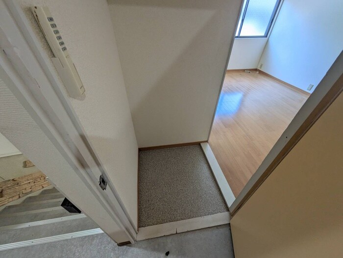 物件内観写真15　(玄関)