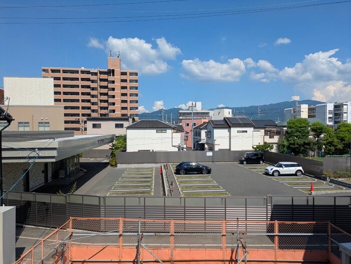 物件内観写真16　(室内からの展望)