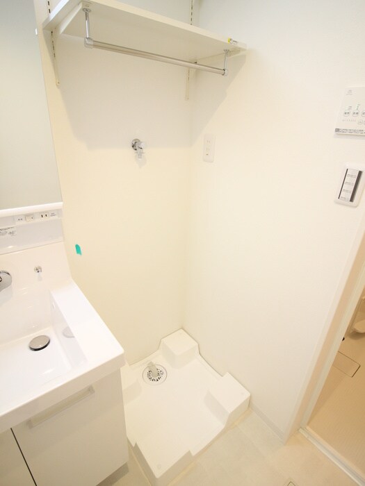 物件内観写真18　(洗濯機置場)