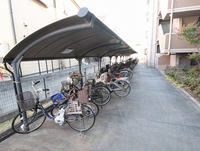 物件外観写真3　(駐輪場)