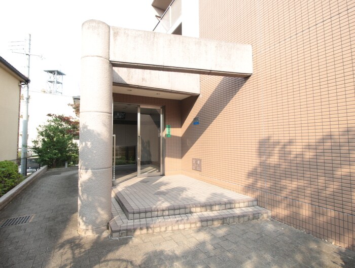 物件外観写真5　(エントランス部分)