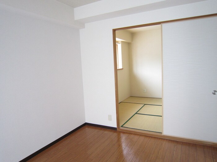 物件内観写真16　(居室)