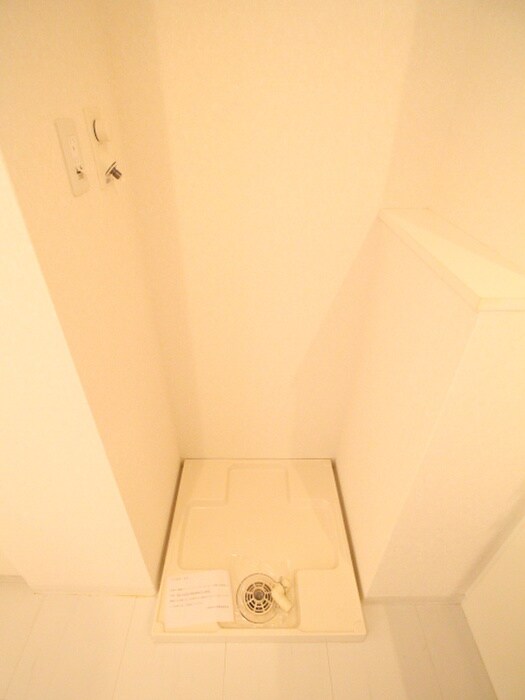 物件内観写真11　(洗濯機置場)