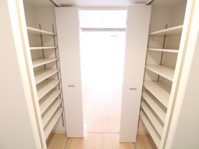 物件内観写真15　(靴箱)