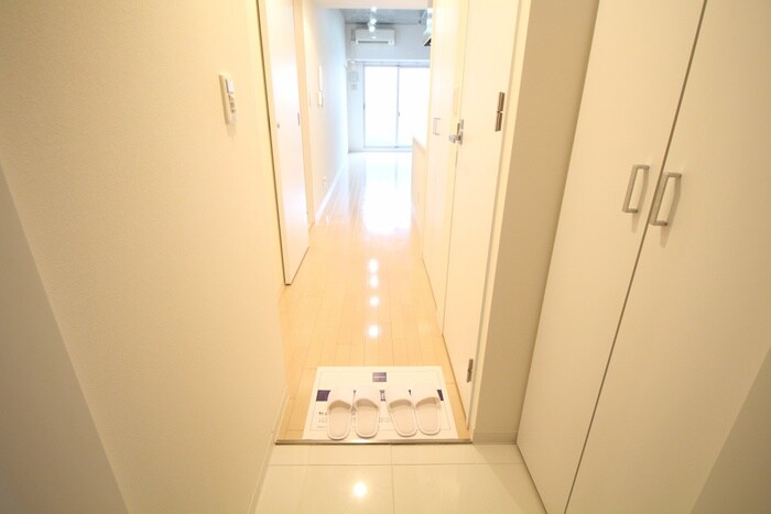 物件内観写真17　(玄関)