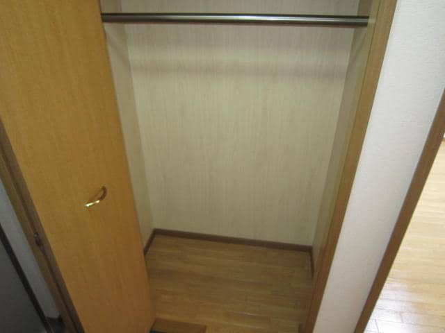 物件内観写真12　(収納)