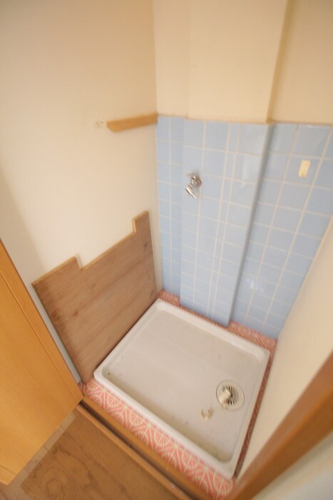 物件内観写真16　(洗濯機置場)