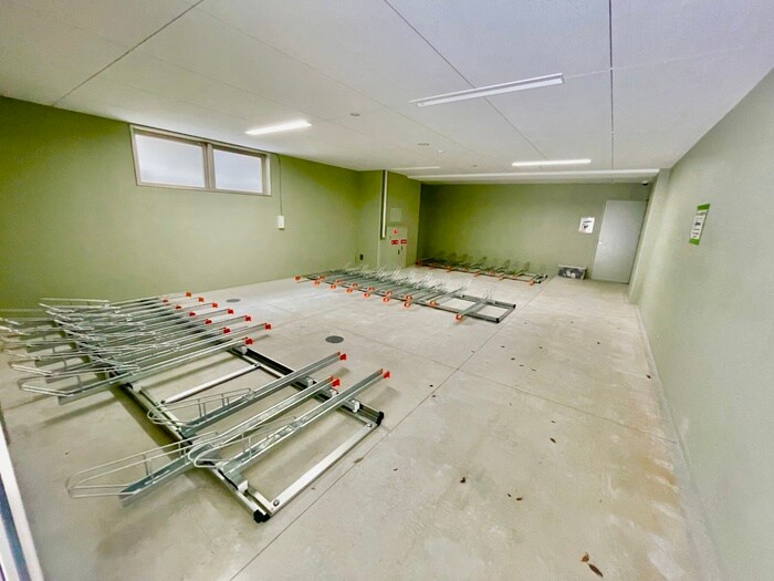 物件外観写真4　(駐輪場)