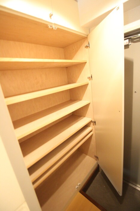 物件内観写真15　(靴箱)