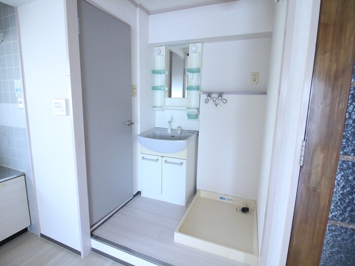 物件内観写真9　(洗面)