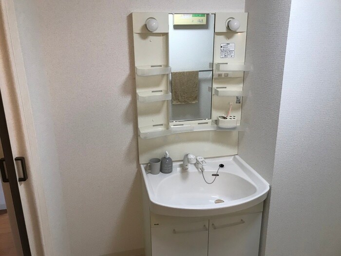 物件内観写真11　(洗面)