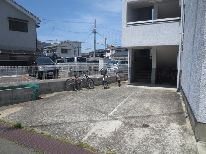 物件外観写真5　(駐輪場)