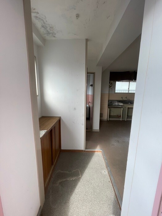 物件内観写真18　(玄関)