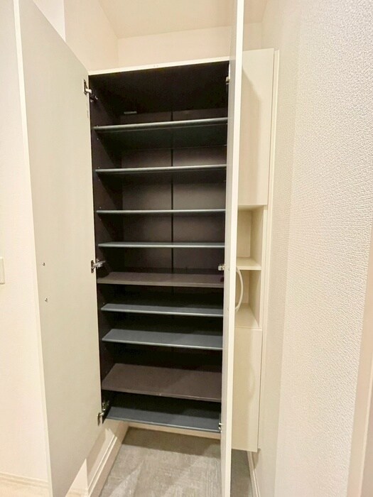 物件内観写真15　(靴箱)