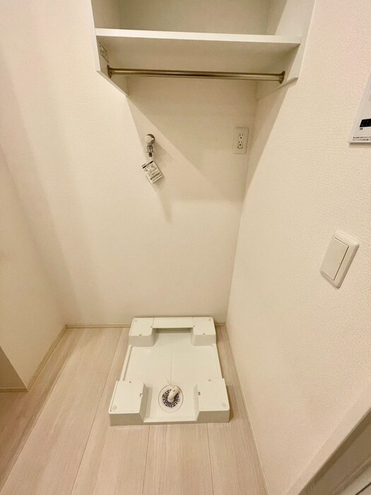 物件内観写真18　(洗濯機置場)