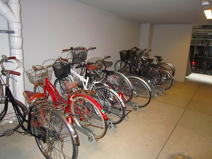 物件外観写真3　(駐輪場)