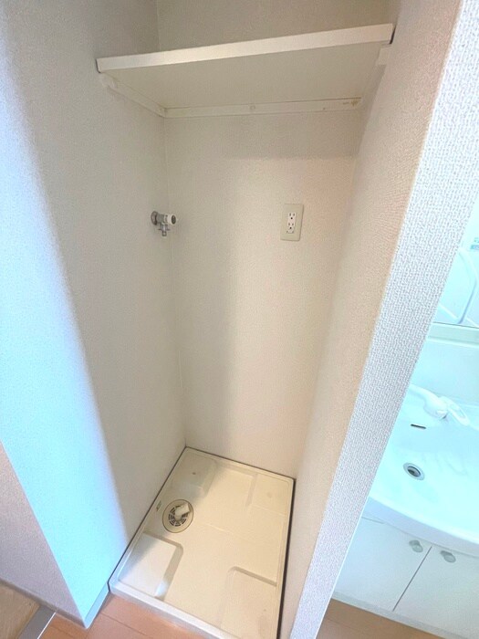 物件内観写真10　(洗濯機置場)