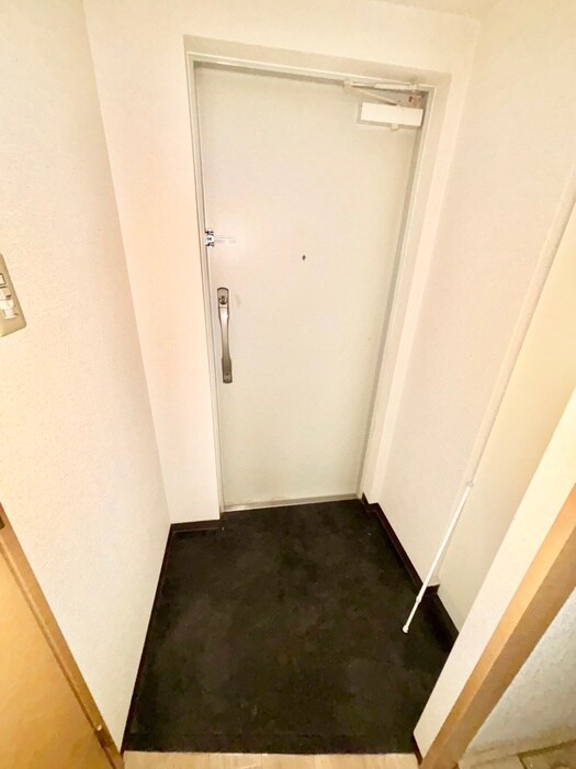 物件内観写真12　(玄関)