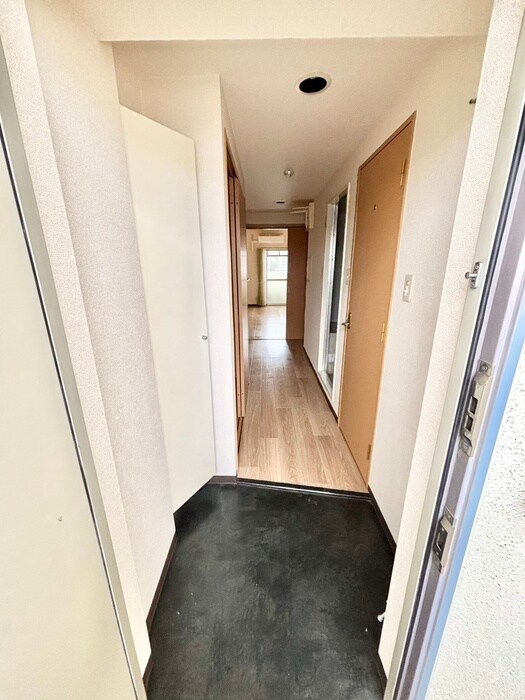 物件内観写真16　(廊下)