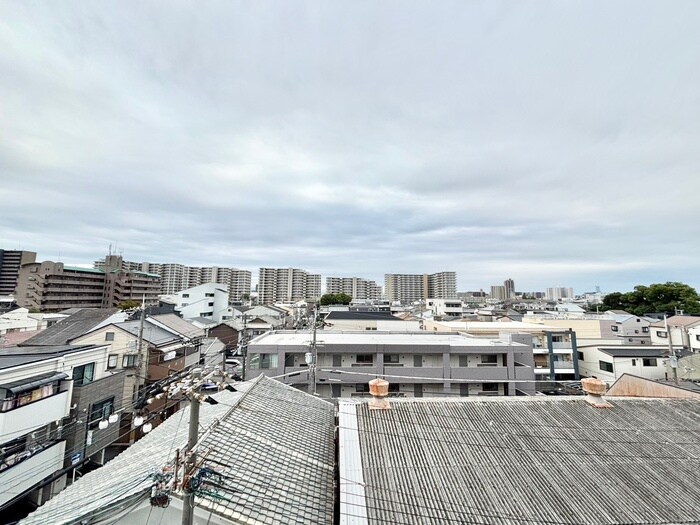 物件内観写真18　(室内からの展望)