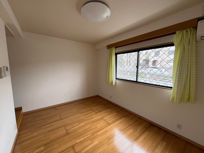 物件内観写真8　(居室)