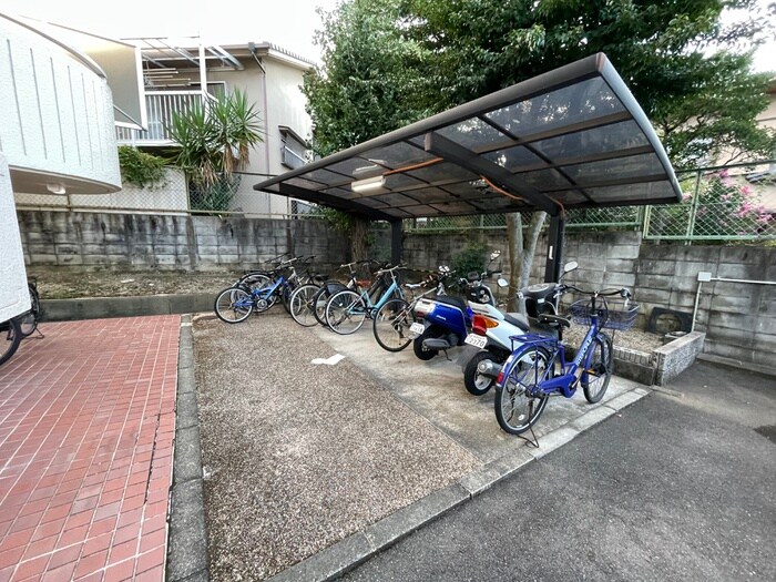 物件外観写真6　(駐輪場)