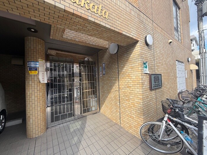 物件外観写真4　(エントランス部分)