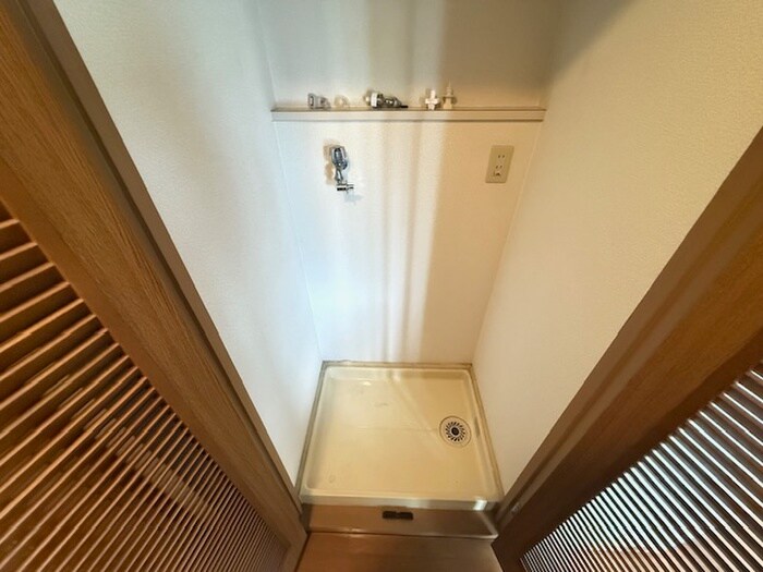 物件内観写真15　(洗濯機置場)