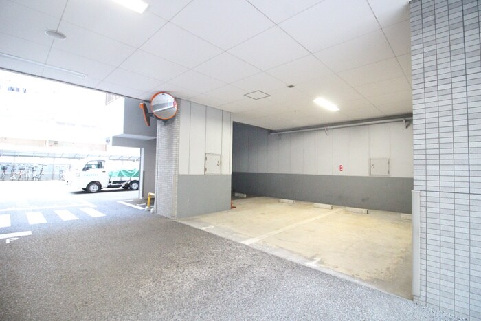 物件外観写真5　(駐車場)