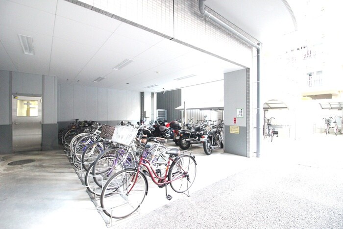 物件外観写真6　(駐輪場)