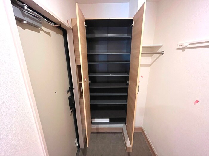 物件内観写真15　(靴箱)