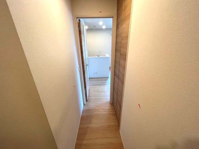 物件内観写真16　(廊下)