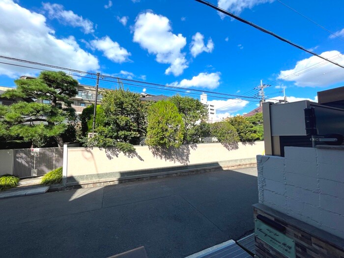 物件内観写真20　(室内からの展望)