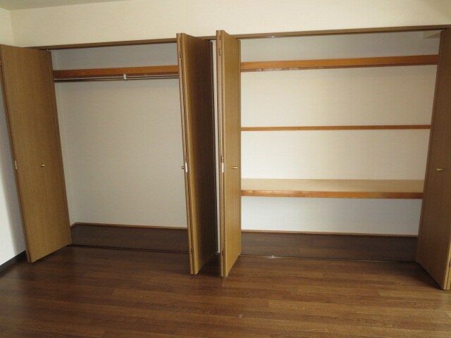物件内観写真12　(収納)