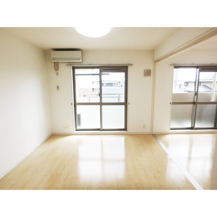 物件内観写真9　(居室)