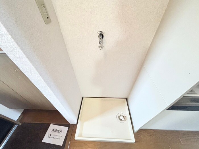 物件内観写真17　(洗濯機置場)