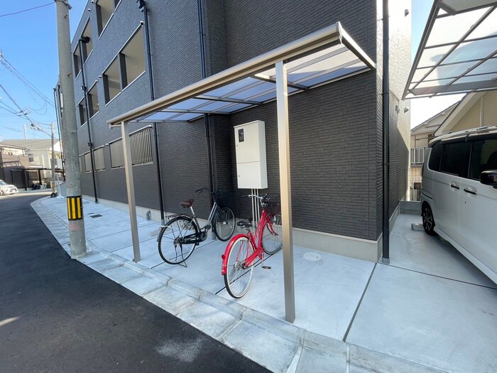物件外観写真4　(駐輪場)