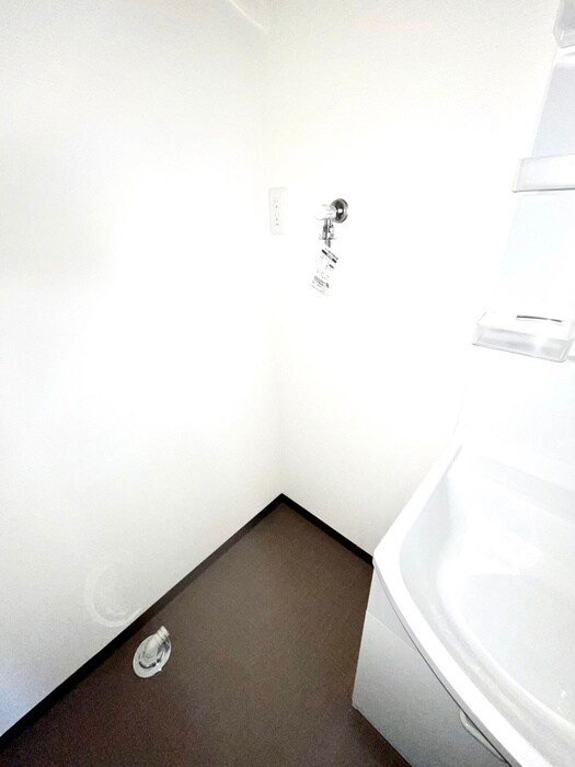 物件内観写真13　(洗濯機置場)