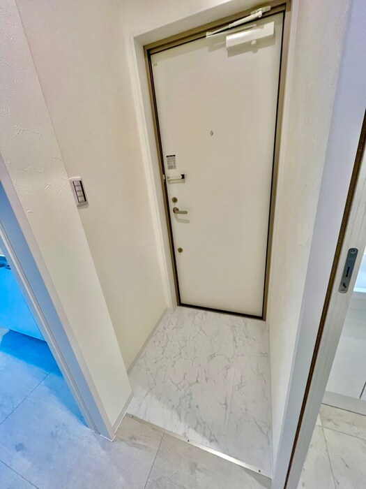 物件内観写真15　(玄関)