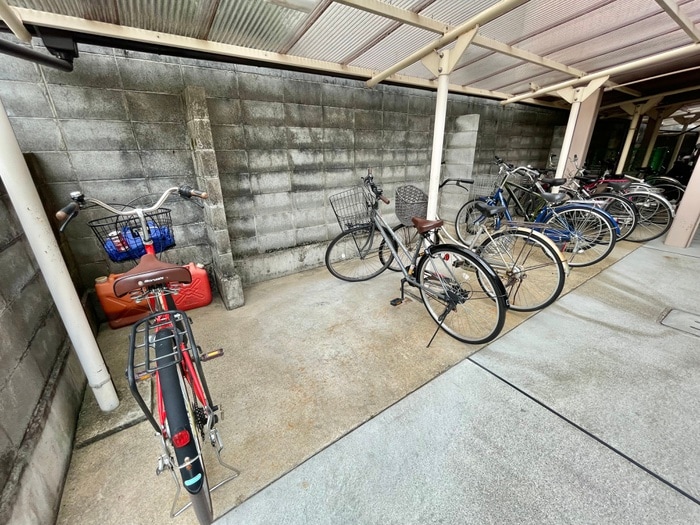 物件外観写真6　(駐輪場)