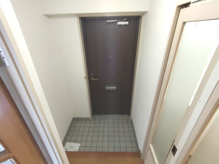 物件内観写真14　(玄関)