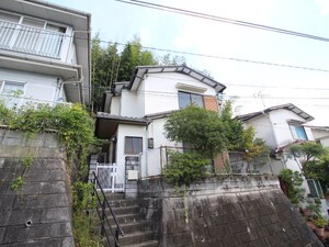 雲雀丘戸建外観写真
